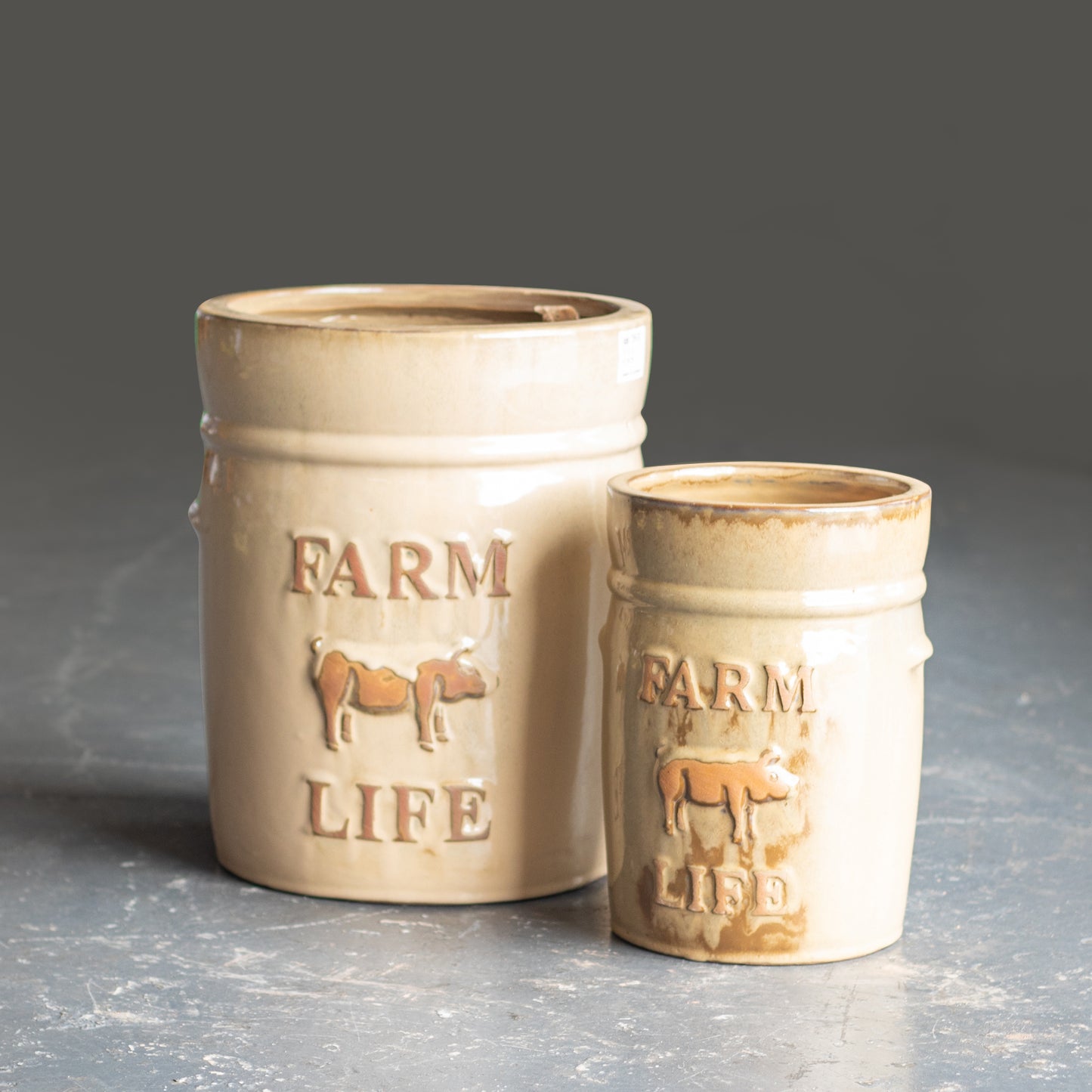 Terracotta English Farm Yard Cream